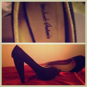Michael Antonio beautiful comfortable pumps ! !