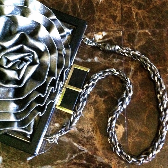 Purse-NEW! - Picture 2 of 3