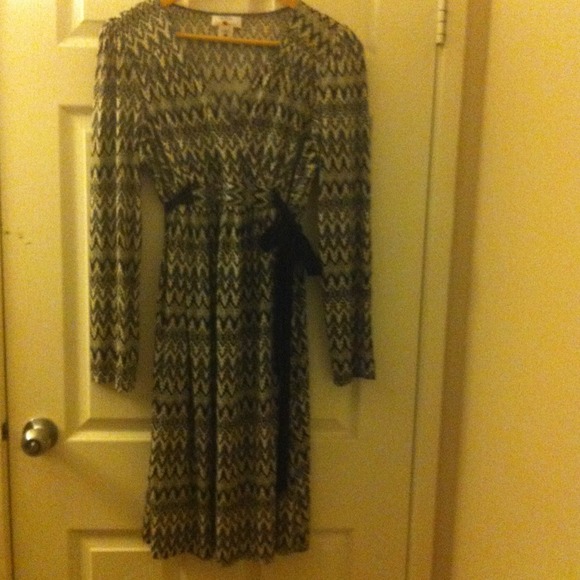 Long sleeve maternity dress size L