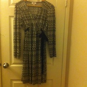 Long sleeve maternity dress size L