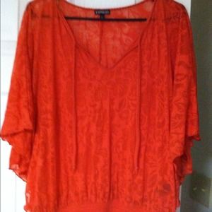 🔒 Sold 🔒Flirty batwing Express top