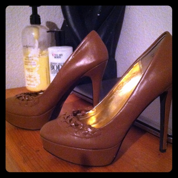 Worn only twice, high sexy heels.perfect color - Picture 1 of 1