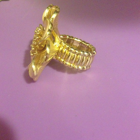 Flower ring - Picture 2 of 2