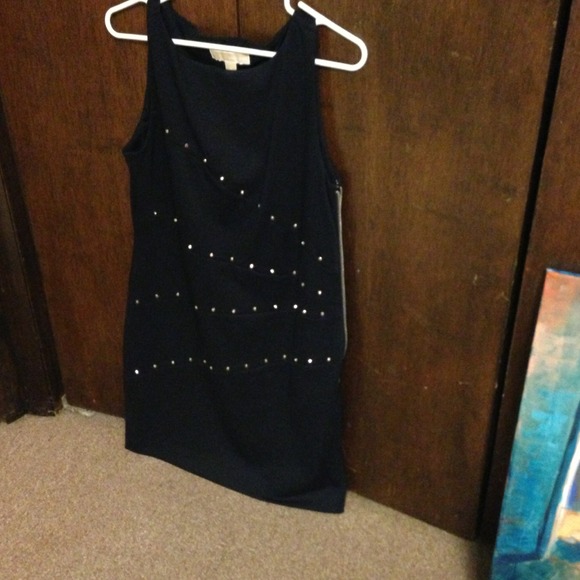 Flattering MK hardware dress - Picture 3 of 4