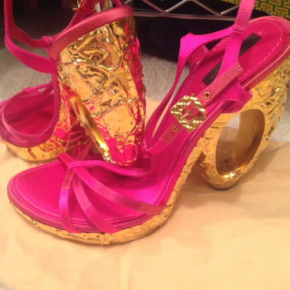 SOLD✨✨✨Louis vuitton shoes - Picture 2 of 3