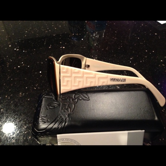 Versace women\'s sunglasses main image 2