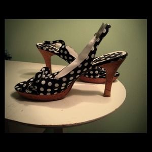 Black polka dot heels ✅PP