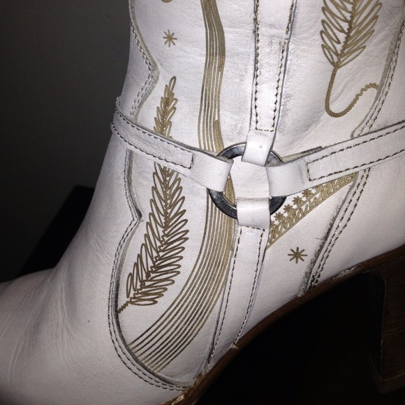 🌟SOLD🌟Kick Your Boots Ups! - Picture 2 of 4