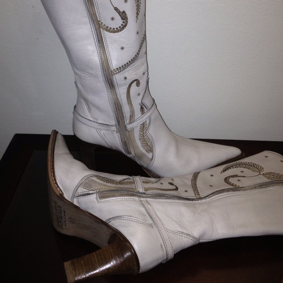 🌟SOLD🌟Kick Your Boots Ups! - Picture 3 of 4