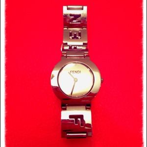 Auth Vintage Fendi watch (reduced)