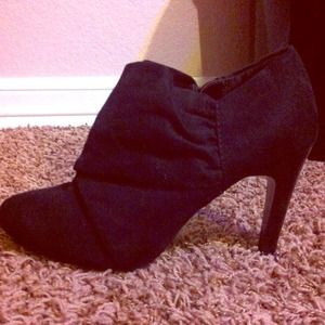 New direction black heels