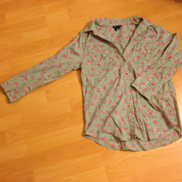 💋SOLD💋Flowers top
