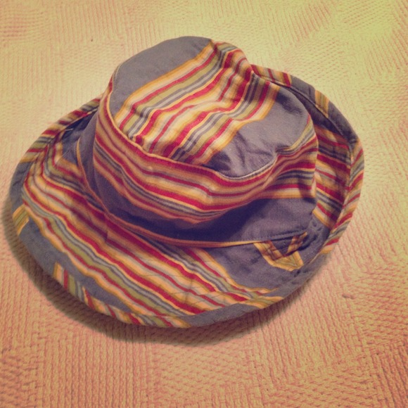 Oversized Brim Striped Bucket Hat