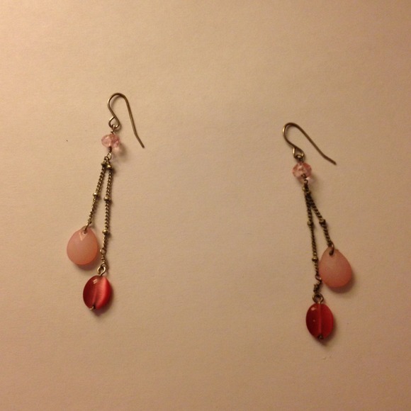 Hook earrings with light and dark pink beads