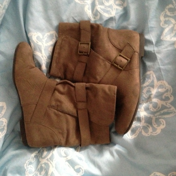 American Eagle light brown boots. TRADE!!!