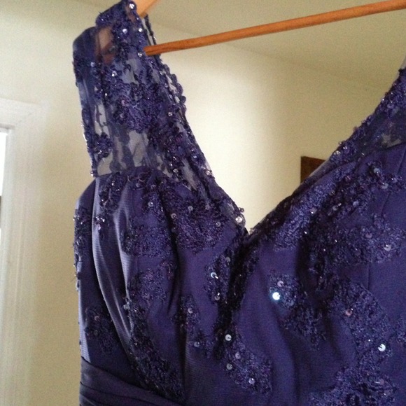 Gala Gown in blue rhapsody color lacy & sequined - Picture 2 of 4