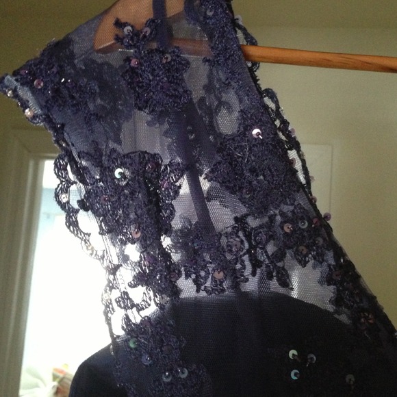Gala Gown in blue rhapsody color lacy & sequined - Picture 3 of 4