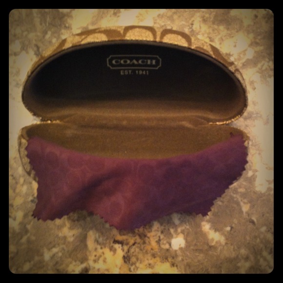 Coach case & cleaning cloth!