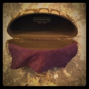 Coach case & cleaning cloth!