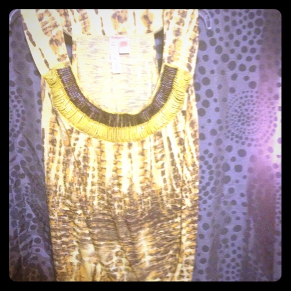 💢💢 SOLD 💢💢 NWOT. Yellow & brown shirt
