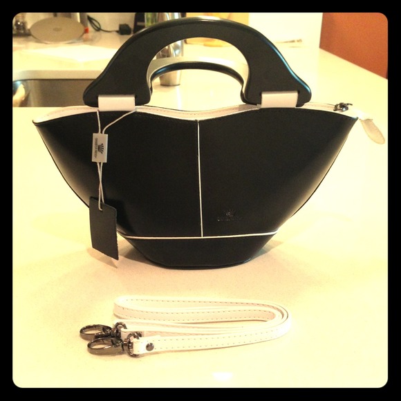 RESERVED THRU 2/2: Daniela Moda small purse, Italy