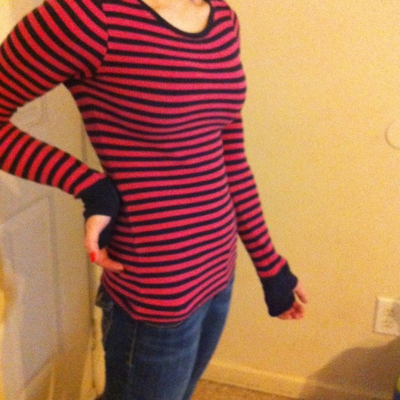 Cute pink and navy top every nice - Picture 2 of 3