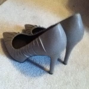 Gray heels