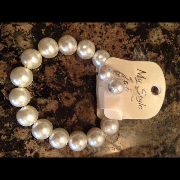 !❤ bracelet & earrings.