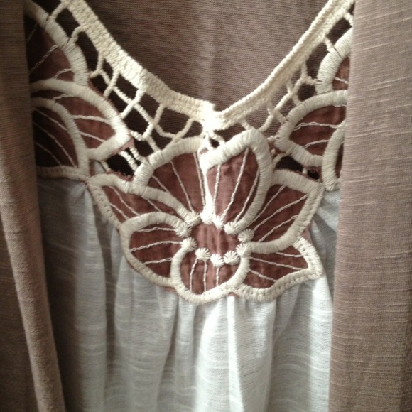 🌟SOLD🌟in bundle Blouse - Picture 3 of 3