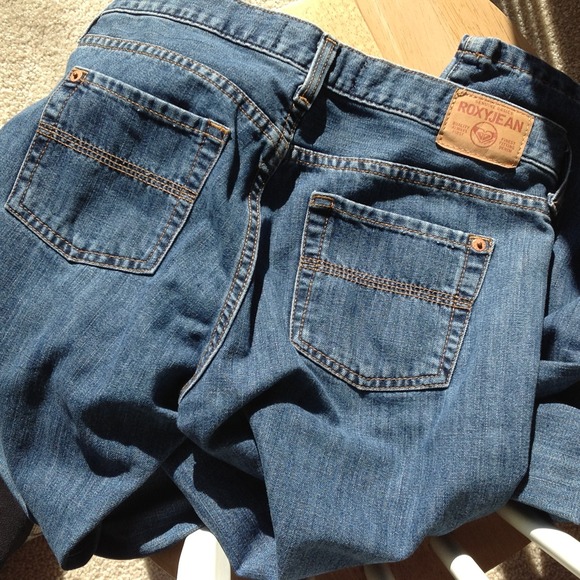 REDUCED ROXY medium wash boot cut jean - Picture 3 of 4