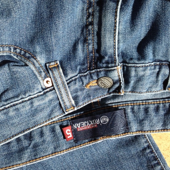 REDUCED ROXY medium wash boot cut jean - Picture 4 of 4