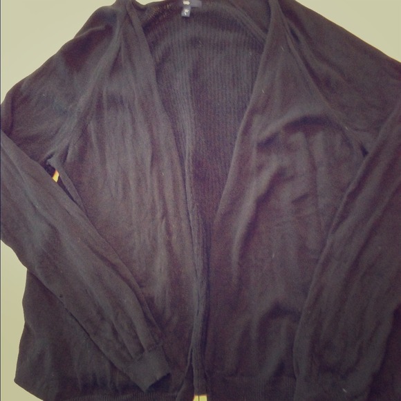 SOLD!!! Black GAP open from sweater. Size L.