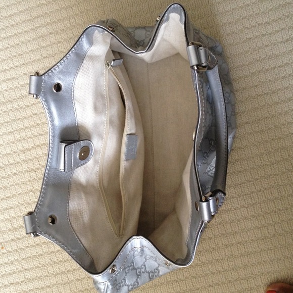 ☺Sold☺ Gucci silver medium Sukey tote - Picture 2 of 4