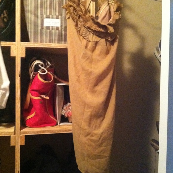 Good ruffle top strapless dress