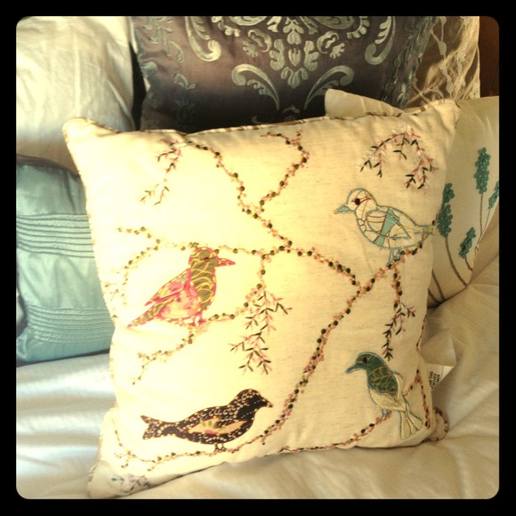 *SOLD* Sweet cream bird throw pillow!