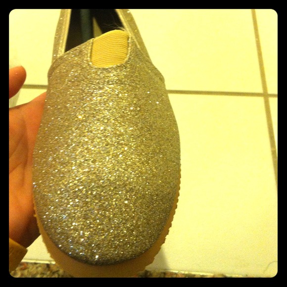 Gold Sparkly Shoes Like Toms - Picture 1 of 4