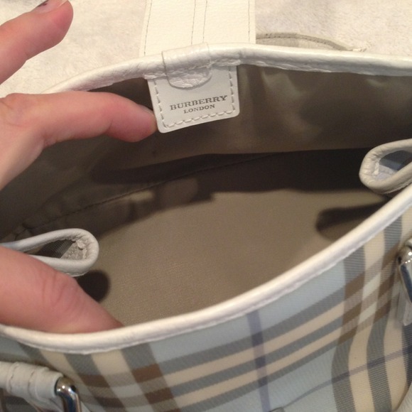 Very Rare Burberry limited edition blue. - Picture 2 of 3