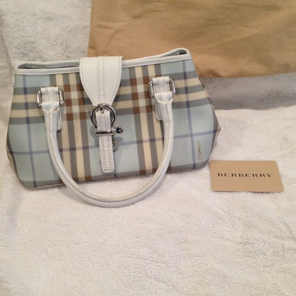 Very Rare Burberry limited edition blue. - Picture 3 of 3