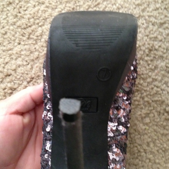 Silver sequence heels! - Picture 2 of 2