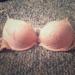 34a Cosmopolitan push up Bra