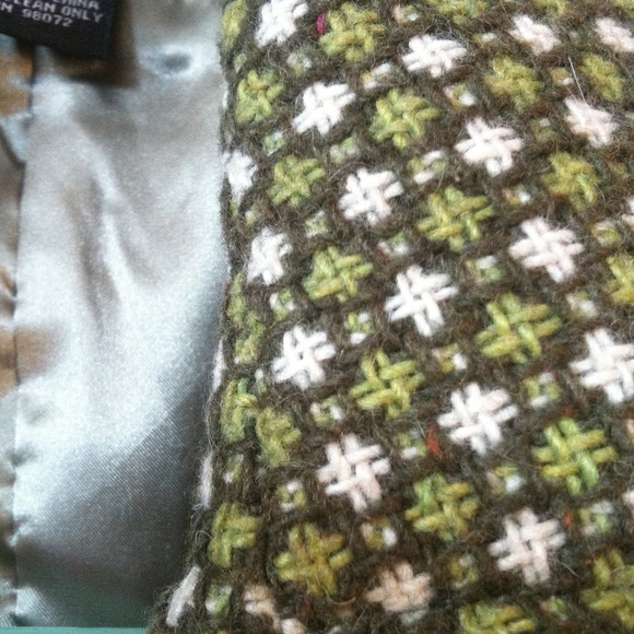 Amazing style coat in very beautiful green color - Picture 2 of 3