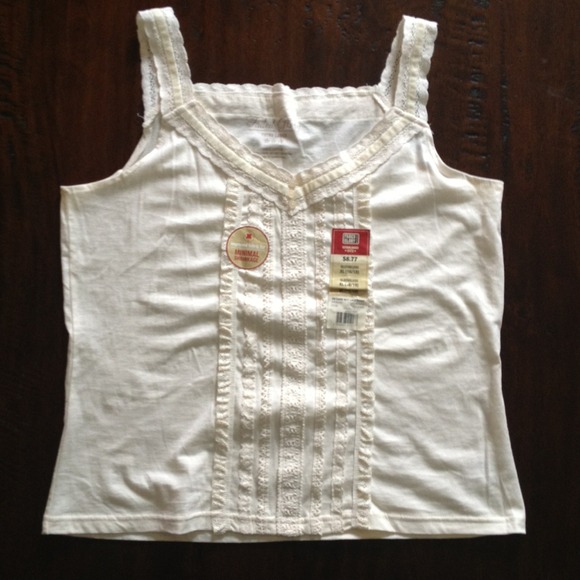 SOLD Ivory Cami With Lace & Velvet Details XL Plus