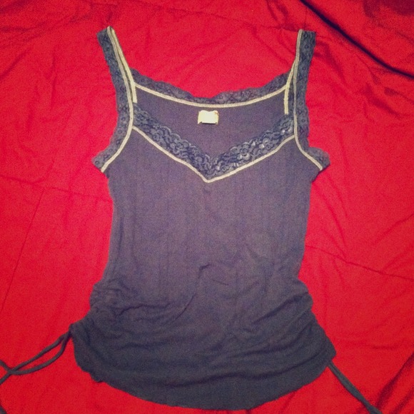 💢Sold💢Hollister lace trim, ruche sides tank