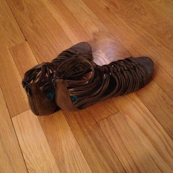 Brown/ green sparkling sandals