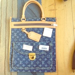 ❌SOLD❌ Authentic Louis Vuitton denim sac