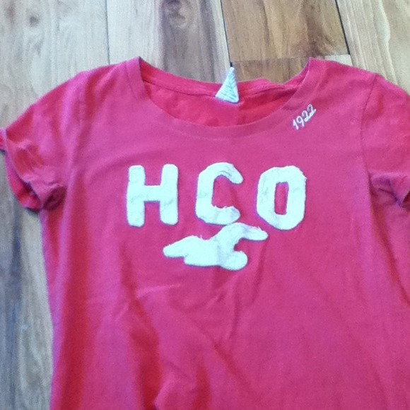Coral Hollister T-shirt