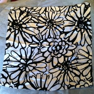 White House Black Market scarf. 21 in x 21 in.