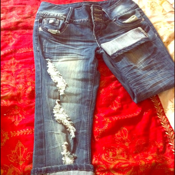 *SOLD* Capri pants