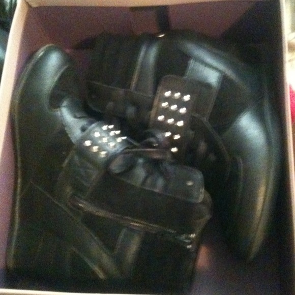 Wedge sneakers from bakers worn once