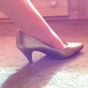 Gloria Vanderbilt heels